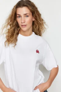 TRENDYOLMİLLA White 100% Cotton Embroidered Oversized/Wide Pattern Crew Neck Knitting T-Shirt - Image 3