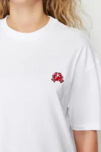 TRENDYOLMİLLA White 100% Cotton Embroidered Oversized/Wide Pattern Crew Neck Knitting T-Shirt - Image 5