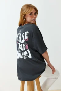 TRENDYOLMİLLA Anthracite Front and Back Printed Oversized/Wide Pattern Crew Neck Knitting T-Shirt