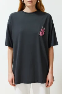 TRENDYOLMİLLA Anthracite Front and Back Printed Oversized/Wide Pattern Crew Neck Knitting T-Shirt - Image 5