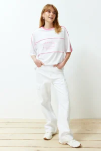 TRENDYOLMİLLA White 100% Thick Cotton Color Blocked Slogan Oversized/Wide Pattern Knitting T-Shirt - Image 3