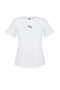 TRENDYOLMİLLA White 100% Cotton Embroidered Regular/Normal Pattern Knitting T-Shirt - Image 7