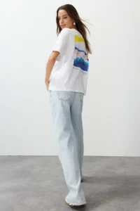 TRENDYOLMİLLA White 100% Cotton Printed relaxed/Rahat Pattern Knitting T-Shirt - Image 5