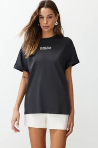 TRENDYOLMİLLA Anthracite 100% Cotton Back and Front Printed Oversized/Wide Cut Knitting T-Shirt - Image 3