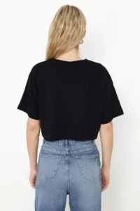 TRENDYOLMİLLA Black-White 2 Sets Package 100% Cotton Relax/Comfortable Cut Crop Knitting T-Shirt - Image 6
