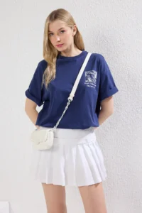 TRENDYOLMİLLA Navy Blue 100% Cotton Back and Front Printed Oversized/Relaxed Cut Knitting T-Shirt - Image 2