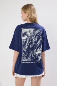 TRENDYOLMİLLA Navy Blue 100% Cotton Back and Front Printed Oversized/Relaxed Cut Knitting T-Shirt - Image 4