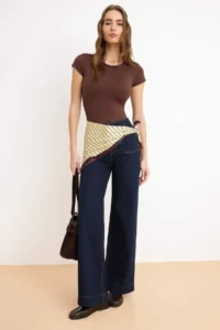 TRENDYOLMİLLA Brown Polyamide Short Sleeve Crew Neck Fitted Knitting T-Shirt - Image 2