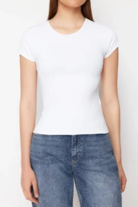 TRENDYOLMiLLA White Polyamide Short Sleeve Crew Neck Fitted Knitting T-Shirt - Image 4