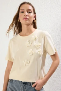 TRENDYOLMİLLA Open Stone 100% Cotton Accessory Floral Detailed Regular/Normal Pattern Knitting T-Shirt - Image 2