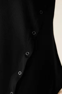 TRENDYOLMİLLA Black 100% Cotton Regular/Normal Pattern snaps Slit Detailed Knitting T-Shirt - Image 3