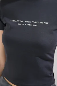 TRENDYOLMİLLA Anthracite Slogan Printed Crop Fitted Knitting T-Shirt - Image 3