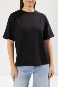 TRENDYOLMİLLA Black 100% single jersey Oversized/Wide Cut Asymmetric Back Detailed Knitting T-Shirt - Image 7
