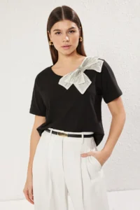 TRENDYOLMİLLA Black Bow Accessory Detailed Oversized/Wide Pattern Knitting T-Shirt