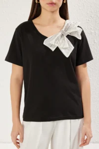 TRENDYOLMİLLA Black Bow Accessory Detailed Oversized/Wide Pattern Knitting T-Shirt - Image 3
