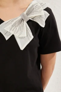 TRENDYOLMİLLA Black Bow Accessory Detailed Oversized/Wide Pattern Knitting T-Shirt - Image 4