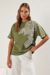 TRENDYOLMİLLA Khaki Accessory Detailed Oversized/Wide Pattern Knitting T-Shirt