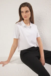 TRENDYOLMİLLA White Thick Cotton Polo Shirt Collar Stone Detailed Regular/Normal Pattern Knitting T-Shirt - Image 5