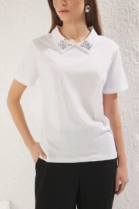 TRENDYOLMİLLA White Thick Cotton Polo Shirt Collar Stone Detailed Regular/Normal Pattern Knitting T-Shirt - Image 7
