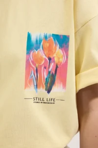 TRENDYOLMİLLA Light Yellow 100% Thick Cotton Oversized/Wide Pattern Front Back Printed Knitting T-Shirt - Image 4