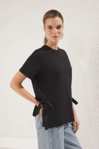 TRENDYOLMİLLA Black 100% Thick Cotton Side Binding Detailed relaxed/Casual Cut Knitting T-Shirt - Image 2