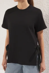 TRENDYOLMİLLA Black 100% Thick Cotton Side Binding Detailed relaxed/Casual Cut Knitting T-Shirt - Image 3