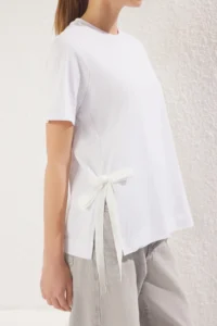 TRENDYOLMİLLA White 100% Thick Cotton Side Binding Detailed relaxed/Casual Cut Knitting T-Shirt - Image 3