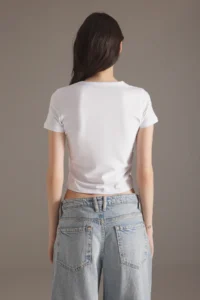 TRENDYOLMİLLA White Strawberry Printed Fitted Printed Knitting T-Shirt - Image 4