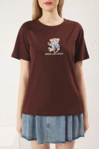 TRENDYOLMİLLA Brown 100% Cotton Regular/Normal Pattern Teddy Bear Embroidered Knitting T-Shirt - Image 3