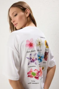 TRENDYOLMİLLA White 100% Thick Cotton Oversized/Wide Pattern Front Back Floral Printed Knitting T-Shirt