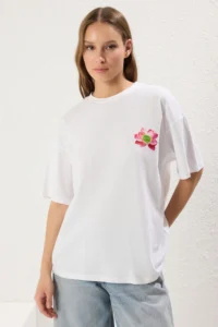 TRENDYOLMİLLA White 100% Thick Cotton Oversized/Wide Pattern Front Back Floral Printed Knitting T-Shirt - Image 2