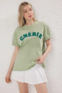 TRENDYOLMİLLA Mint 100% Cotton Oversized/Wide Cut Slogan Embroidered Knitting T-Shirt - Image 2