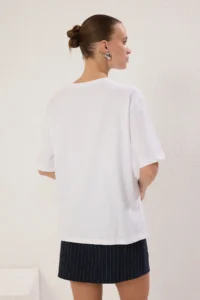 TRENDYOLMİLLA Ecru 100% Cotton Slogan Printed Oversized/Wide Cut Knitting T-Shirt - Image 4