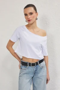 TRENDYOLMİLLA Black-White 2 Sets Package 100% Cotton Asymmetric Boat Neck Crop Knitting T-Shirt - Image 2