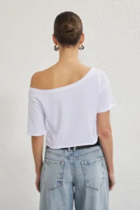 TRENDYOLMİLLA Black-White 2 Sets Package 100% Cotton Asymmetric Boat Neck Crop Knitting T-Shirt - Image 4