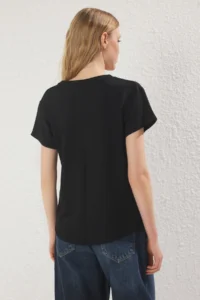 TRENDYOLMİLLA Black V-neck Regular/Normal Pattern Knitting T-Shirt - Image 4