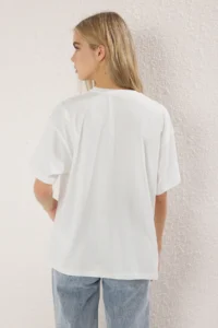 TRENDYOLMİLLA Ecru 100% Cotton Oversized/Wide Pattern Cocktail Printed Knitting T-Shirt - Image 4