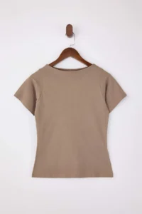 TRENDYOLMİLLA Mink relaxed/Rahat Pattern Boat Neck Short Sleeve 100% Cotton Knitting T-Shirt - Image 6