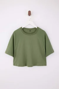 TRENDYOLMİLLA Khaki Boxy/Rahat Pattern Raglan Sleeve Short Sleeve Crop 100% Cotton Knitting T-Shirt