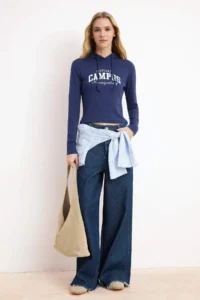 TRENDYOLMİLLA Navy Blue Slogan Fitted Hooded Long Sleeve Cotton Rib Knitting T-Shirt - Image 2