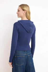 TRENDYOLMİLLA Navy Blue Slogan Fitted Hooded Long Sleeve Cotton Rib Knitting T-Shirt - Image 4