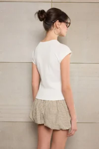 TRENDYOLMİLLA Teen Ecru Fitted Raglan Sleeve Short Sleeve Cotton Rib Knitting T-Shirt - Image 4
