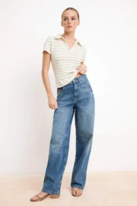 TRENDYOLMİLLA Ecru Striped Normal Pattern Polo Shirt Collar Zippered Crop Soft Knitting Blouse - Image 3