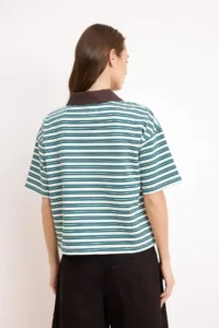 TRENDYOLMİLLA Green Striped Oversized Pattern Polo Shirt Collar Weaving Detailed Soild interlock Knitting T-Shirt - Image 4
