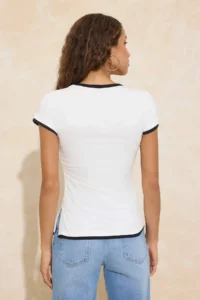 TRENDYOLMİLLA Ecru Fitted Short Sleeve Piped Soft Knitting T-Shirt - Image 4