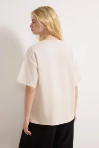 TRENDYOLMİLLA Stone Oversized/Wide Pattern Scarf Detailed LONG 30/2 Combed Cotton single jersey Knitting T-Shirt - Image 4