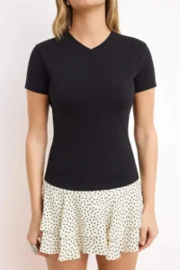 TRENDYOLMİLLA Black Fitted V-neck Short Sleeve Cotton Flexible Knitting T-Shirt - Image 3