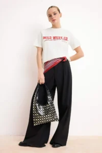 TRENDYOLMİLLA Ecru Slogan Regular/Normal Pattern Short Sleeve Tok 100% Cotton Knitting T-Shirt - Image 2