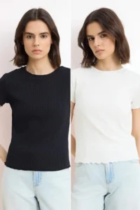 TRENDYOLMİLLA Black-Ecru Fitted Short Sleeve Ribbed Flexible Knitting T-Shirt