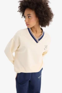DeFacto Oversize Wide Fit V-Neck Printed Sports Sweatshirt